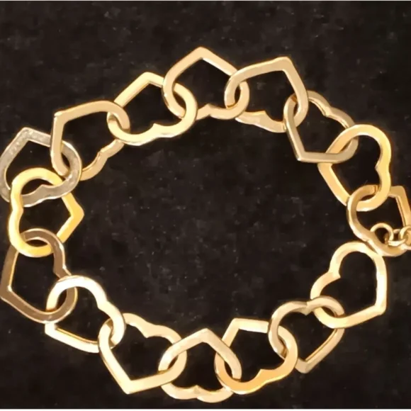 Sold 14k Yellow Gold Large Heart Link Bracelet with Toggle Closure - Picture 5 of 12